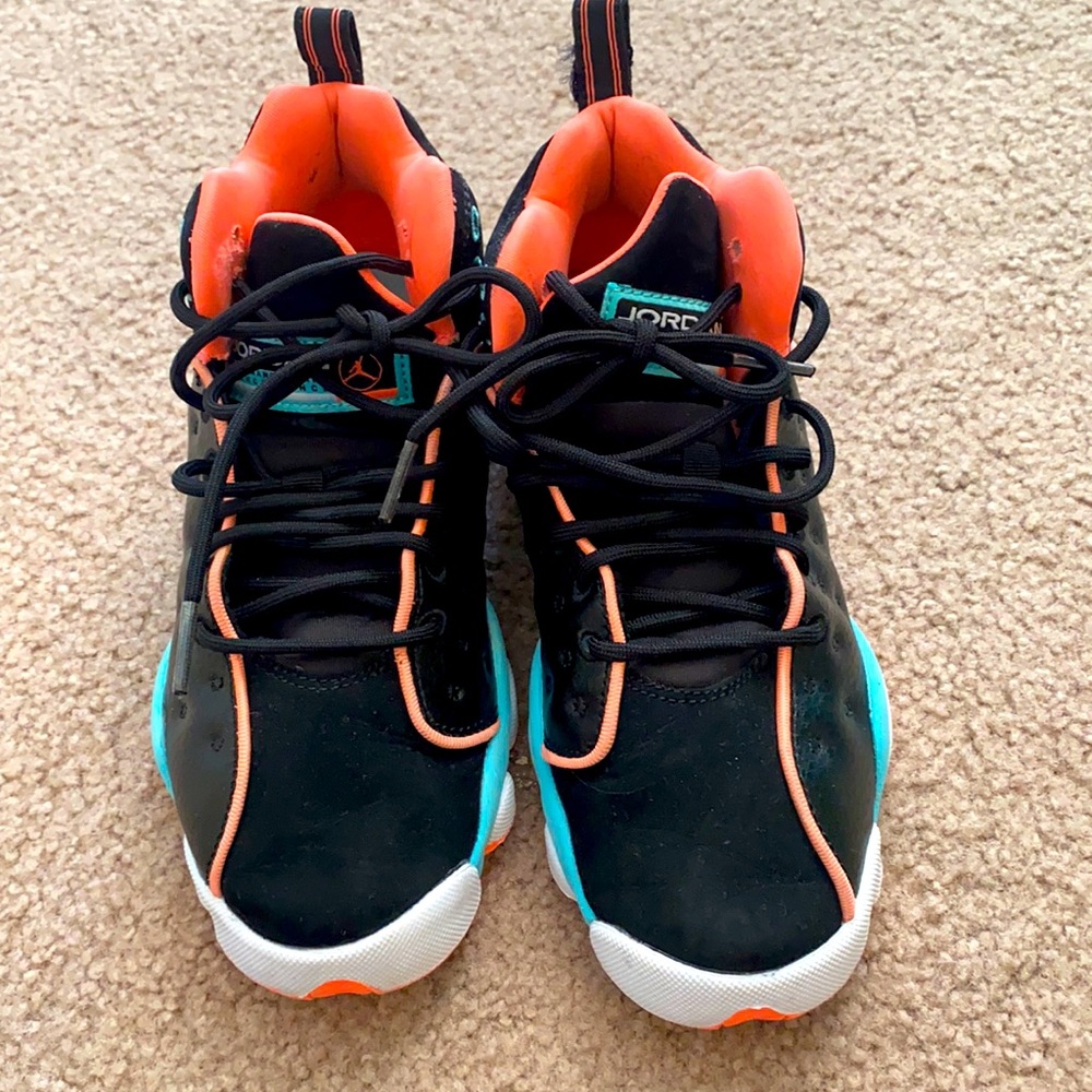 Jordan basketball sneakers 3.5 Youth